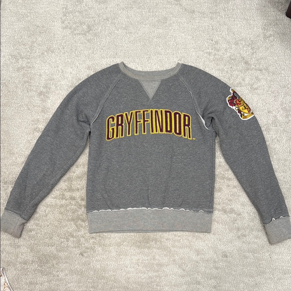 Warner Bros Gray Crewneck Sweater Gryffindor Emblem